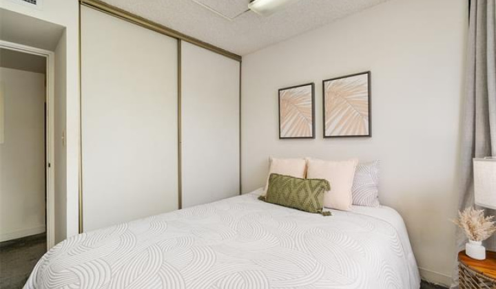 222 Vineyard Street,Honolulu,Hawaii,96813,3 Bedrooms Bedrooms,2 BathroomsBathrooms,Condo/Townhouse,Vineyard,3,18187349