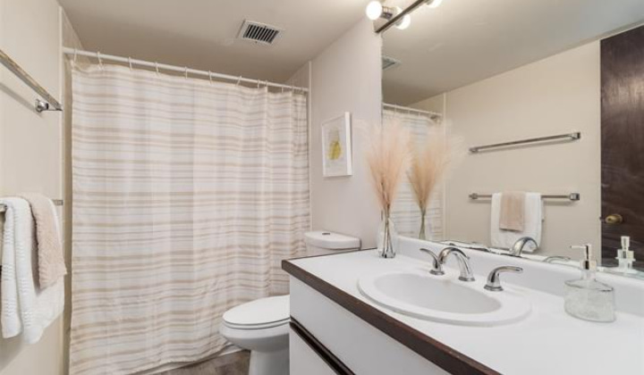 222 Vineyard Street,Honolulu,Hawaii,96813,3 Bedrooms Bedrooms,2 BathroomsBathrooms,Condo/Townhouse,Vineyard,3,18187349