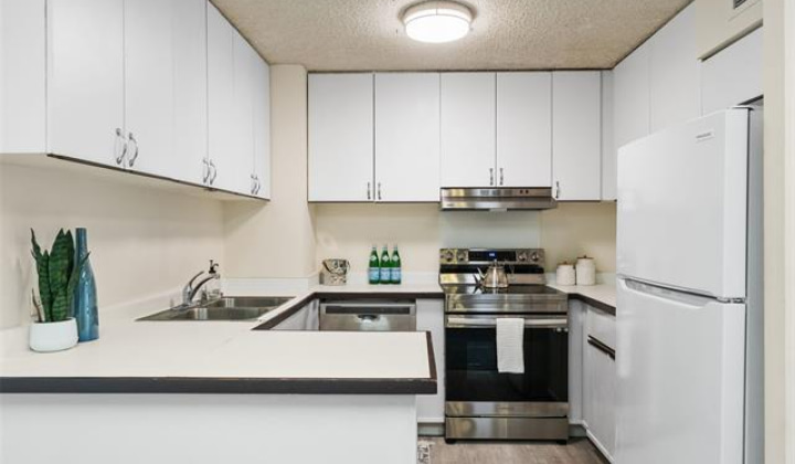 222 Vineyard Street,Honolulu,Hawaii,96813,3 Bedrooms Bedrooms,2 BathroomsBathrooms,Condo/Townhouse,Vineyard,3,18187349