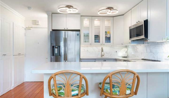 2140 Kuhio Avenue,Honolulu,Hawaii,96815,1 Bedroom Bedrooms,1 BathroomBathrooms,Condo/Townhouse,Kuhio,6,18188582