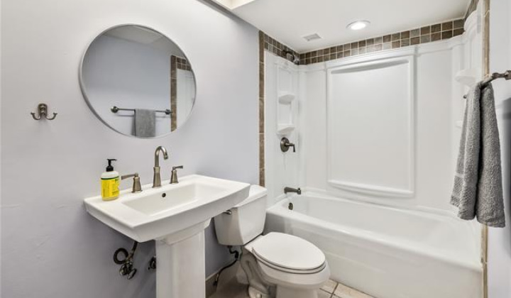1860 Ala Moana Boulevard,Honolulu,Hawaii,96815,2 Bedrooms Bedrooms,2 BathroomsBathrooms,Condo/Townhouse,Ala Moana,17,18638359