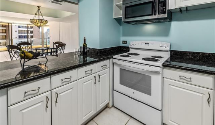 1860 Ala Moana Boulevard,Honolulu,Hawaii,96815,2 Bedrooms Bedrooms,2 BathroomsBathrooms,Condo/Townhouse,Ala Moana,17,18638359