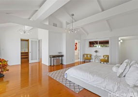 1735 Laukahi Street,Honolulu,Hawaii,96821,4 ベッドルーム ベッドルーム,3 バスルームバスルーム,一戸建て,Laukahi,18639629