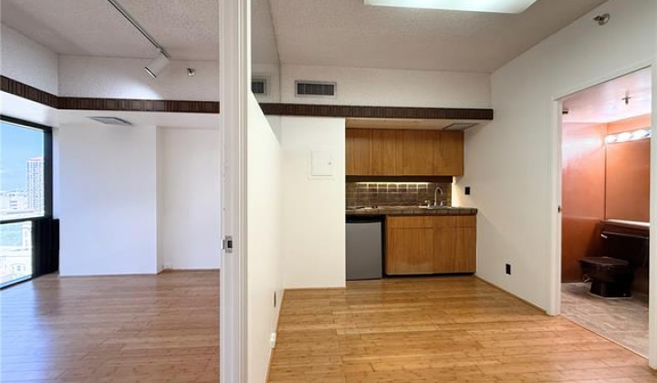 1188 Bishop Street,Honolulu,Hawaii,96813,1 ベッドルーム ベッドルーム,1 バスルームバスルーム,コンド / タウンハウス,Bishop,13,19357408