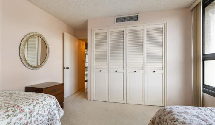 1600 Ala Moana Boulevard,Honolulu,Hawaii,96815,2 Bedrooms Bedrooms,2 BathroomsBathrooms,Condo/Townhouse,Ala Moana,19,19357654