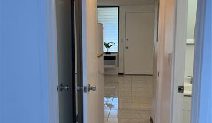 2860 Waialae Avenue,Honolulu,Hawaii,96826,1 Bedroom Bedrooms,1 BathroomBathrooms,Condo/Townhouse,Waialae,1,18191209