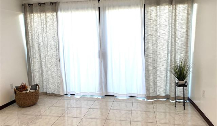 2860 Waialae Avenue,Honolulu,Hawaii,96826,1 Bedroom Bedrooms,1 BathroomBathrooms,Condo/Townhouse,Waialae,1,18191209