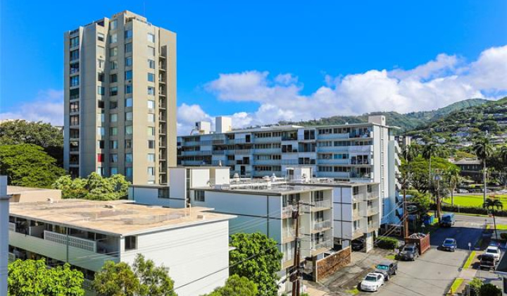 1624 Dole Street,Honolulu,Hawaii,96822,2 Bedrooms Bedrooms,1 BathroomBathrooms,Condo/Townhouse,Dole,6,19358235
