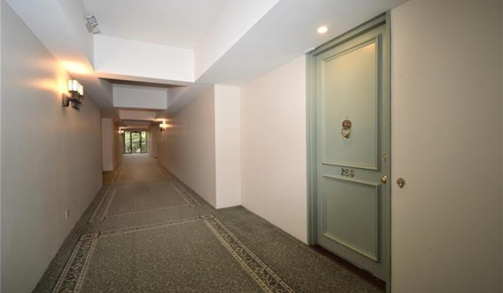 4999 Kahala Avenue,Honolulu,Hawaii,96816,2 Bedrooms Bedrooms,2 BathroomsBathrooms,Condo/Townhouse,Kahala,2,18191364