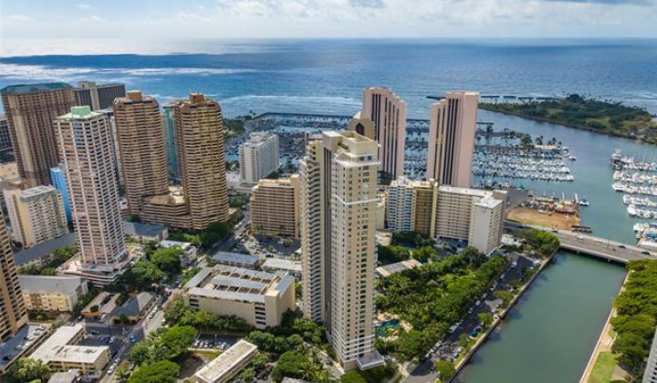 1551 Ala Wai Boulevard,Honolulu,Hawaii,96815,2 ベッドルーム ベッドルーム,2 バスルームバスルーム,コンド / タウンハウス,Ala Wai,8,18640931