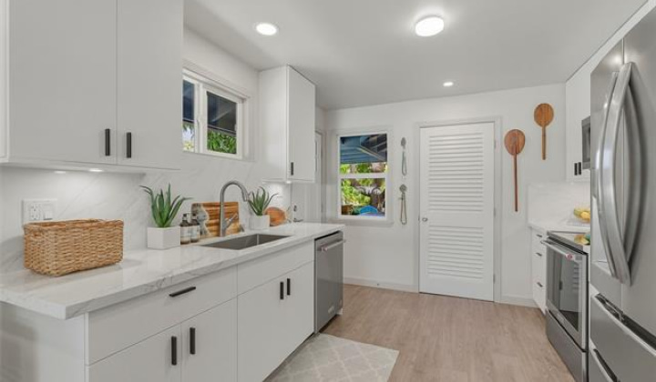 3622 A Maunalei Avenue,Honolulu,Hawaii,96816,3 Bedrooms Bedrooms,2 BathroomsBathrooms,Single family,Maunalei,19358744
