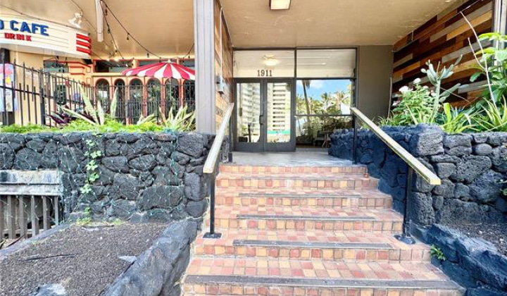1911 Kalakaua Avenue,Honolulu,Hawaii,96815,1 Bedroom Bedrooms,1 BathroomBathrooms,Condo/Townhouse,Kalakaua,5,18641899