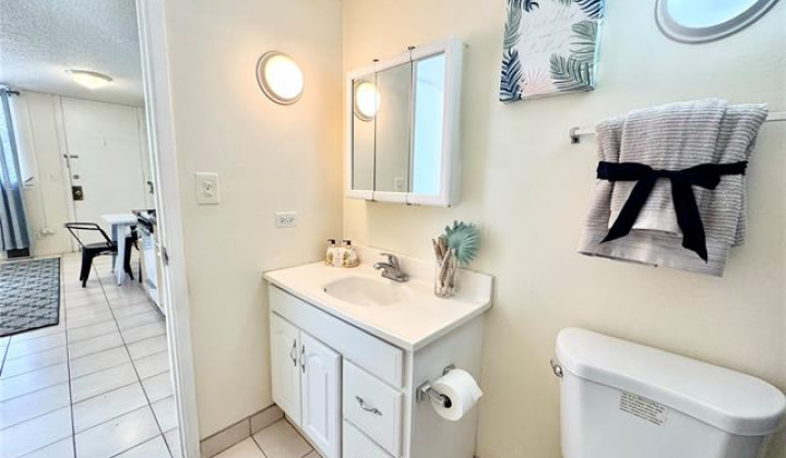 1911 Kalakaua Avenue,Honolulu,Hawaii,96815,1 Bedroom Bedrooms,1 BathroomBathrooms,Condo/Townhouse,Kalakaua,5,18641899