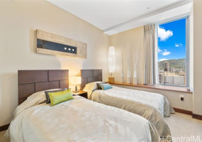 1555 Kapiolani Boulevard,Honolulu,Hawaii,96814,2 Bedrooms Bedrooms,2 BathroomsBathrooms,Condo/Townhouse,Kapiolani,22,18192474