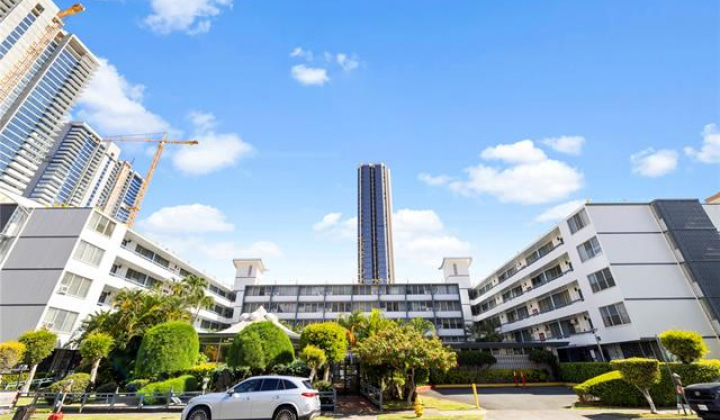 1550 Rycroft Street,Honolulu,Hawaii,96814,1 Bedroom Bedrooms,1 BathroomBathrooms,Condo/Townhouse,Rycroft,1,18194746