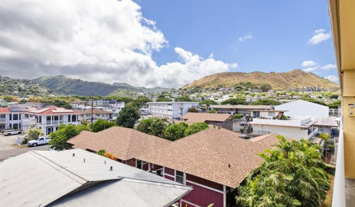 24 Hialoa Street,Honolulu,Hawaii,96817,2 Bedrooms Bedrooms,1 BathroomBathrooms,Condo/Townhouse,Hialoa,4,18195682