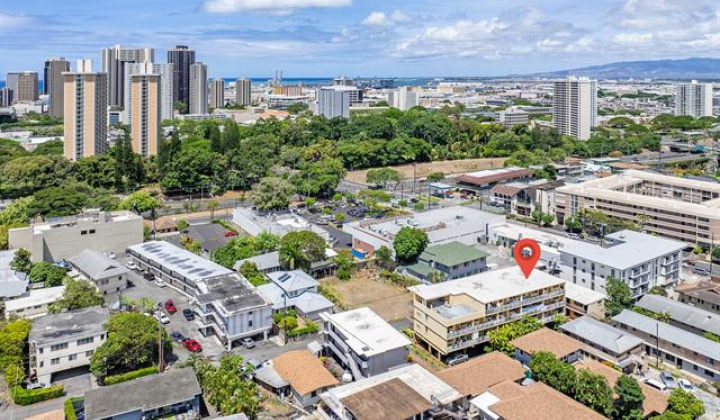 24 Hialoa Street,Honolulu,Hawaii,96817,2 Bedrooms Bedrooms,1 BathroomBathrooms,Condo/Townhouse,Hialoa,4,18195682