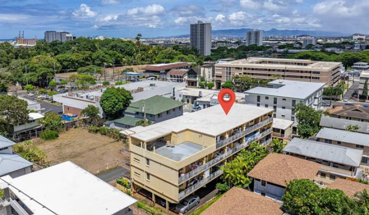 24 Hialoa Street,Honolulu,Hawaii,96817,2 Bedrooms Bedrooms,1 BathroomBathrooms,Condo/Townhouse,Hialoa,4,18195682