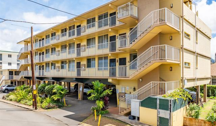 24 Hialoa Street,Honolulu,Hawaii,96817,2 Bedrooms Bedrooms,1 BathroomBathrooms,Condo/Townhouse,Hialoa,4,18195682