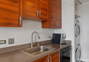 320 Liliuokalani Avenue,Honolulu,Hawaii,96815,2 ベッドルーム ベッドルーム,1 バスルームバスルーム,コンド / タウンハウス,Liliuokalani,22,18196882