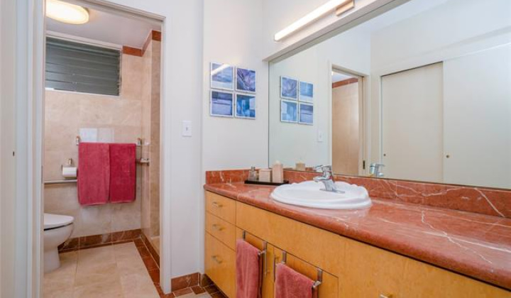 999 Wilder Avenue,Honolulu,Hawaii,96822,2 ベッドルーム ベッドルーム,2 バスルームバスルーム,コンド / タウンハウス,Wilder,5,18196904
