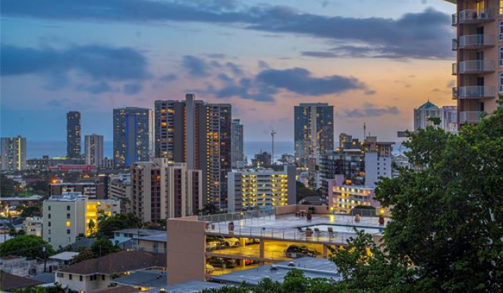 999 Wilder Avenue,Honolulu,Hawaii,96822,2 ベッドルーム ベッドルーム,2 バスルームバスルーム,コンド / タウンハウス,Wilder,5,18196904