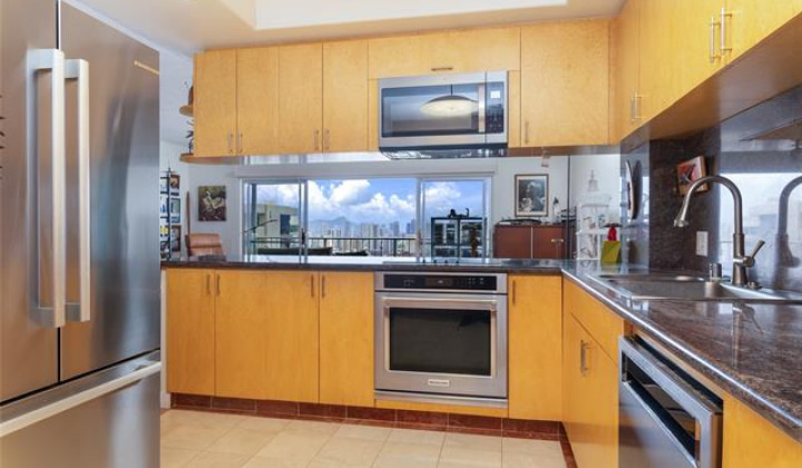 999 Wilder Avenue,Honolulu,Hawaii,96822,2 ベッドルーム ベッドルーム,2 バスルームバスルーム,コンド / タウンハウス,Wilder,5,18196904