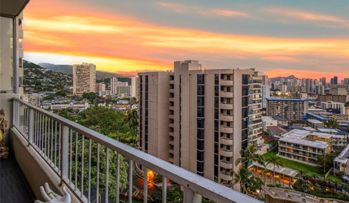 999 Wilder Avenue,Honolulu,Hawaii,96822,2 ベッドルーム ベッドルーム,2 バスルームバスルーム,コンド / タウンハウス,Wilder,5,18196904