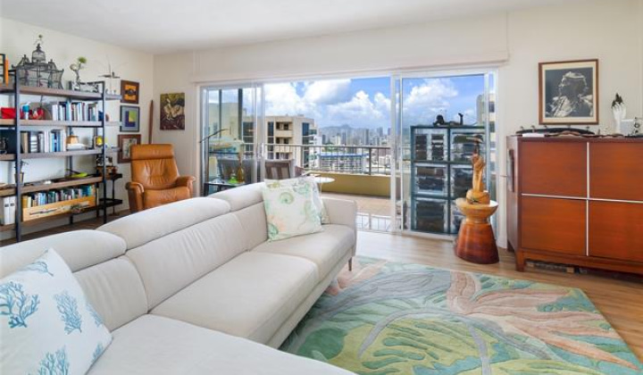 999 Wilder Avenue,Honolulu,Hawaii,96822,2 ベッドルーム ベッドルーム,2 バスルームバスルーム,コンド / タウンハウス,Wilder,5,18196904