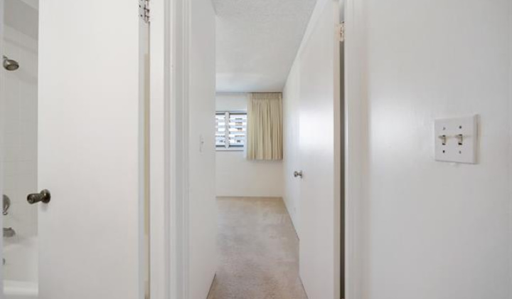 2421 Ala Wai Boulevard,Honolulu,Hawaii,96815,2 ベッドルーム ベッドルーム,2 バスルームバスルーム,コンド / タウンハウス,Ala Wai,12,19366461
