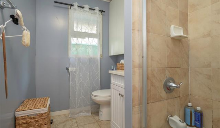 729 Ekela Avenue,Honolulu,Hawaii,96816,8 Bedrooms Bedrooms,4 BathroomsBathrooms,Single family,Ekela,18199694