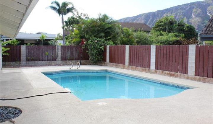 737 Kokomo Place,Honolulu,Hawaii,96825,4 Bedrooms Bedrooms,2 BathroomsBathrooms,Single family,Kokomo,18200871