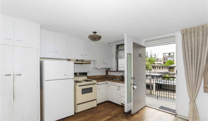 1525 Pensacola Street,Honolulu,Hawaii,96822,1 ベッドルーム ベッドルーム,1 バスルームバスルーム,コンド / タウンハウス,Pensacola,3,19370126