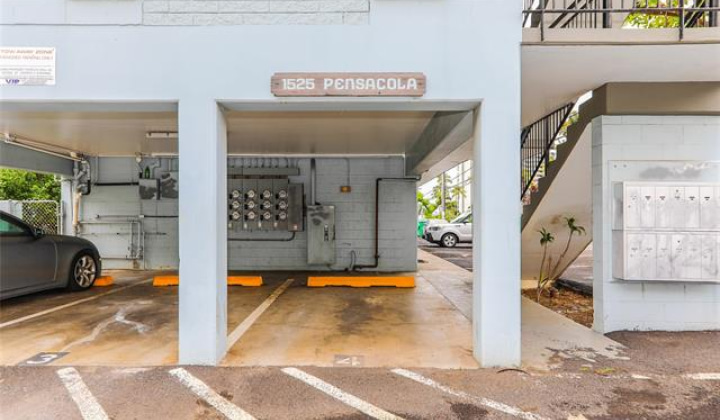 1525 Pensacola Street,Honolulu,Hawaii,96822,1 ベッドルーム ベッドルーム,1 バスルームバスルーム,コンド / タウンハウス,Pensacola,3,19370126