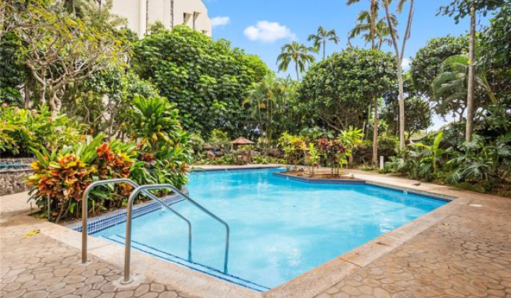 555 Hahaione Street,Honolulu,Hawaii,96825,1 Bedroom Bedrooms,2 BathroomsBathrooms,Condo/Townhouse,Hahaione,12,19370205