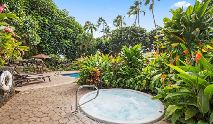 555 Hahaione Street,Honolulu,Hawaii,96825,1 Bedroom Bedrooms,2 BathroomsBathrooms,Condo/Townhouse,Hahaione,12,19370205