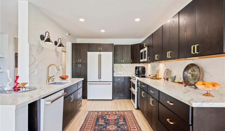 555 Hahaione Street,Honolulu,Hawaii,96825,1 Bedroom Bedrooms,2 BathroomsBathrooms,Condo/Townhouse,Hahaione,12,19370205