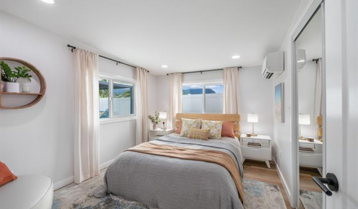 990 Apokula Place,Kailua,Hawaii,96734,4 ベッドルーム ベッドルーム,2 バスルームバスルーム,一戸建て,Apokula,18201405