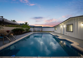 990 Apokula Place,Kailua,Hawaii,96734,4 ベッドルーム ベッドルーム,2 バスルームバスルーム,一戸建て,Apokula,18201405