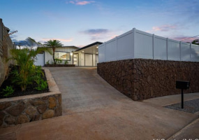 990 Apokula Place,Kailua,Hawaii,96734,4 ベッドルーム ベッドルーム,2 バスルームバスルーム,一戸建て,Apokula,18201405