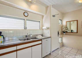 2161 Kalia Road,Honolulu,Hawaii,96815,2 Bedrooms Bedrooms,1 BathroomBathrooms,Condo/Townhouse,Kalia,3,18203522