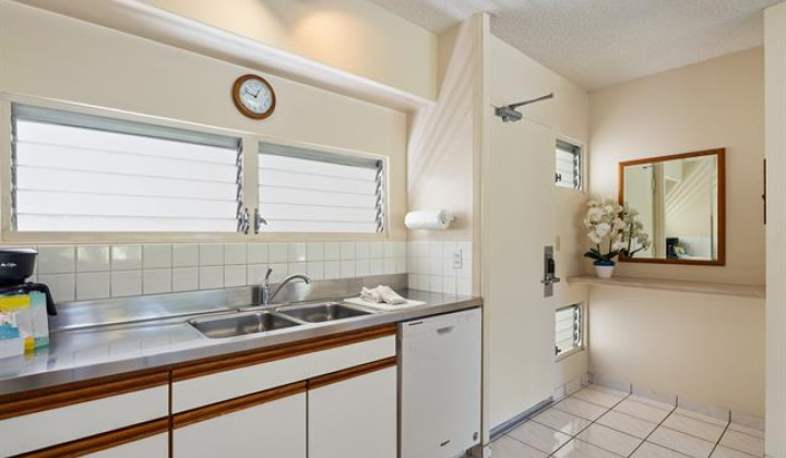 2161 Kalia Road,Honolulu,Hawaii,96815,2 Bedrooms Bedrooms,1 BathroomBathrooms,Condo/Townhouse,Kalia,3,18203522