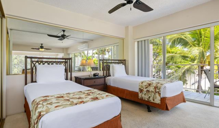 2161 Kalia Road,Honolulu,Hawaii,96815,2 Bedrooms Bedrooms,1 BathroomBathrooms,Condo/Townhouse,Kalia,3,18203522