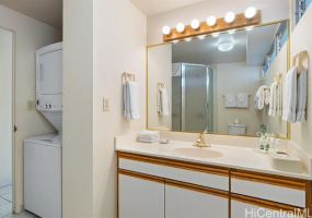 2161 Kalia Road,Honolulu,Hawaii,96815,2 Bedrooms Bedrooms,1 BathroomBathrooms,Condo/Townhouse,Kalia,3,18203522