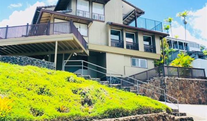 1643 Ihiloa Loop,Honolulu,Hawaii,96821,5 Bedrooms Bedrooms,4 BathroomsBathrooms,Single family,Ihiloa,18203524
