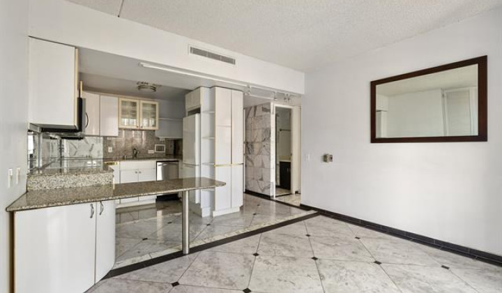 225 Queen Street,Honolulu,Hawaii,96813,2 ベッドルーム ベッドルーム,2 バスルームバスルーム,コンド / タウンハウス,Queen,23,19374039