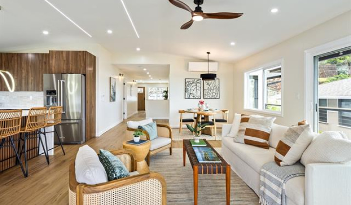 2234 St Louis Drive,Honolulu,Hawaii,96816,4 Bedrooms Bedrooms,4 BathroomsBathrooms,Single family,St Louis,19374312
