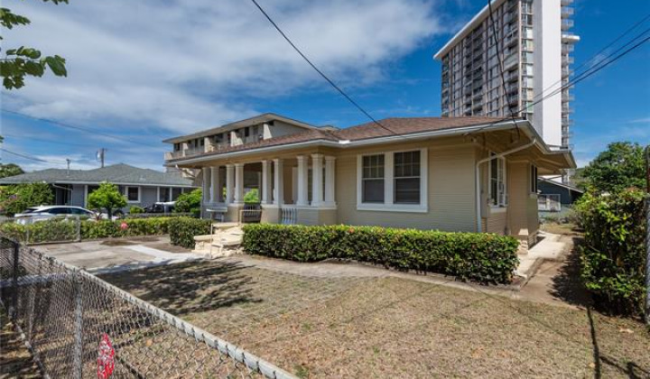 1616 Makiki Street,Honolulu,Hawaii,96822,3 Bedrooms Bedrooms,2 BathroomsBathrooms,Single family,Makiki,18205720