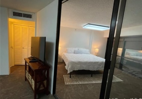 1088 Bishop Street,Honolulu,Hawaii,96813,1 Bedroom Bedrooms,1 BathroomBathrooms,Condo/Townhouse,Bishop,5,17798300