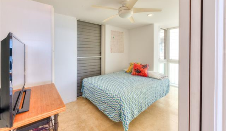 2987 Kalakaua Avenue,Honolulu,Hawaii,96815,1 Bedroom Bedrooms,1 BathroomBathrooms,Condo/Townhouse,Kalakaua,7,18207563